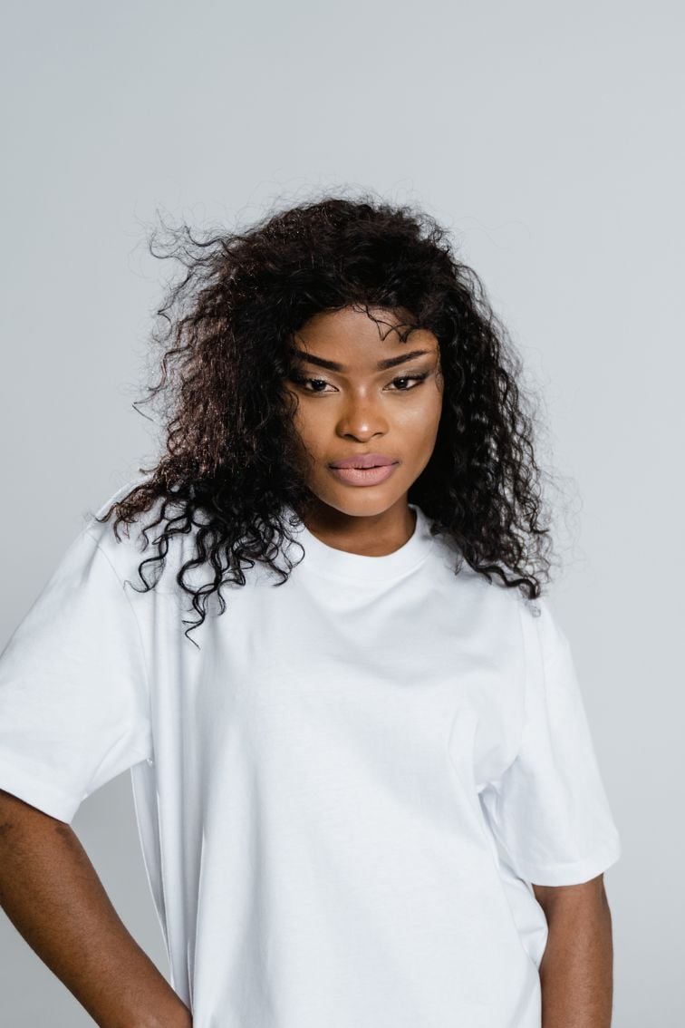 Woman wearing plain t-shirt